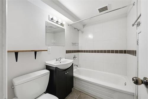 220 Arnold Ave, Winnipeg, MB 