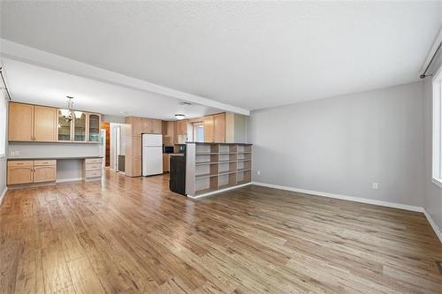 220 Arnold Ave, Winnipeg, MB 