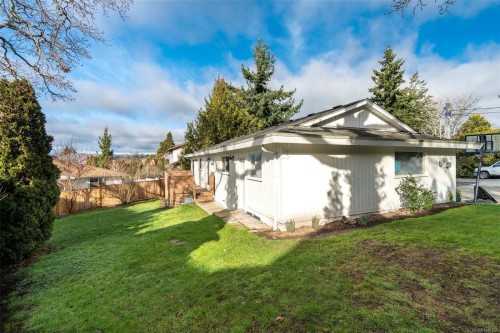 4285 Caen Rd, Saanich, BC 