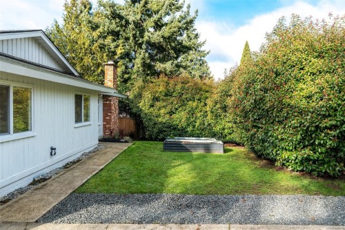 4285 Caen Rd, Saanich, BC 