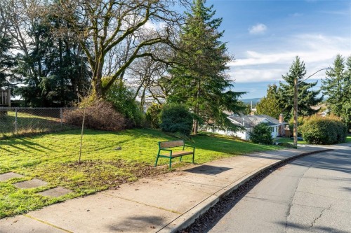 4285 Caen Rd, Saanich, BC 