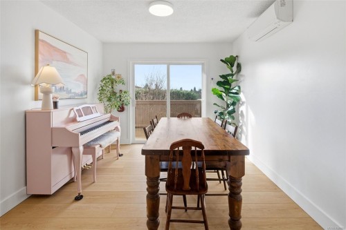 4285 Caen Rd, Saanich, BC 