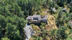 260 Moss Hill Pl Metchosin, BC V9C 3Z2