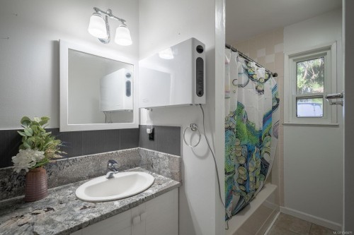 3716 Howden Dr, Nanaimo, BC 