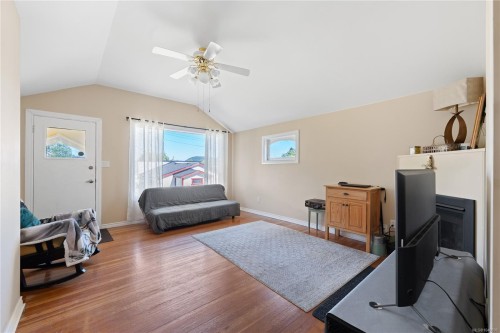 117 Kitchener St, Ladysmith, BC 