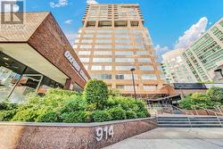 1202 - 914 YONGE STREET Toronto, ON M4W 3C8