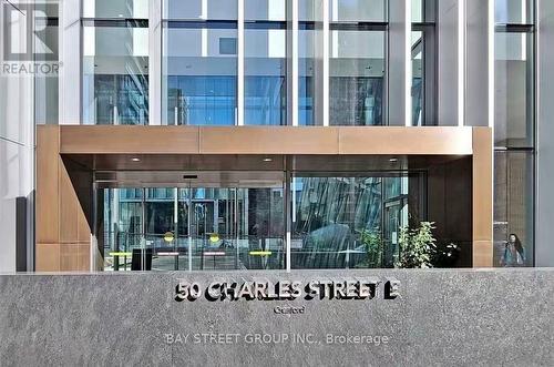902 - 50 CHARLES STREET E  Toronto, ON M4Y 1T1