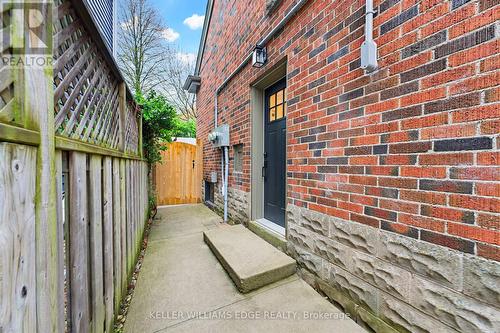 586 Woodland Avenue, Burlington, ON 