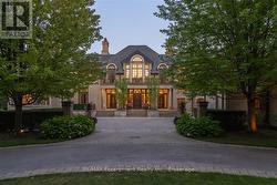 2054 LAKESHORE ROAD E Oakville (Fd Ford), ON L6J 1M3