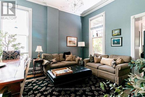 146 Forest Avenue, Hamilton, ON - Indoor Photo Showing Living Room