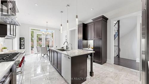 49 Langdon Drive, King, ON - Indoor Photo Showing Kitchen With Upgraded Kitchen