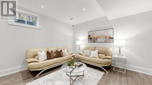 49 Langdon Drive, King, ON - Indoor Photo Showing Living Room