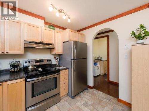 400 Ursa Way, Whitehorse North, YT - Indoor Photo Showing Kitchen