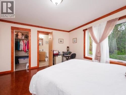 400 Ursa Way, Whitehorse North, YT - Indoor Photo Showing Bedroom