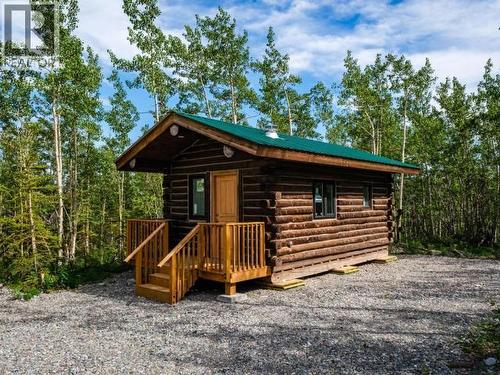 400 Ursa Way, Whitehorse North, YT - Outdoor