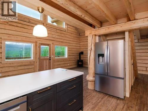 400 Ursa Way, Whitehorse North, YT - Indoor Photo Showing Kitchen