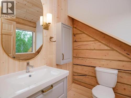 400 Ursa Way, Whitehorse North, YT - Indoor Photo Showing Bathroom