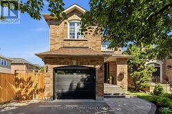 2111 WESTMOUNT DRIVE Oakville, ON L6M 3P3