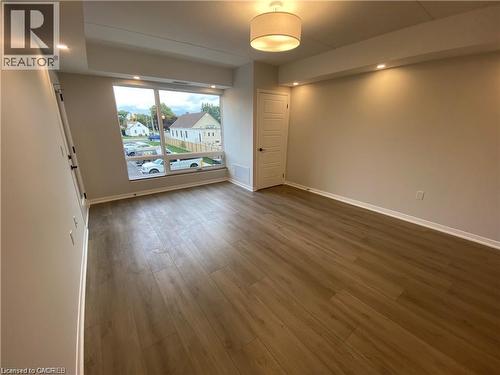 3998 VICTORIA Avenue Unit# 303 , Vineland, Ontario L0R 2C0 4