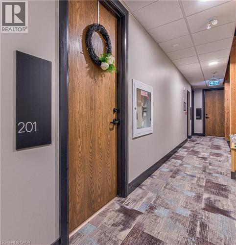 19 Guelph Avenue Unit# 201, Cambridge, ON 