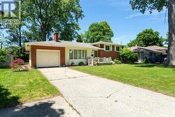 1067 BEL AIRE DRIVE Sarnia, ON N7S 3H4