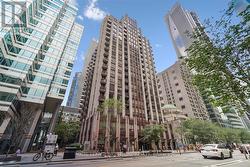 703 - 85 BLOOR STREET E Toronto, ON M4W 3Y1