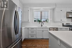 Deep window sills for plants. - 