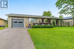 27 WOODCOCK DRIVE Tillsonburg, ON N4G 4M3