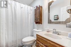Main 4pc Bath - 