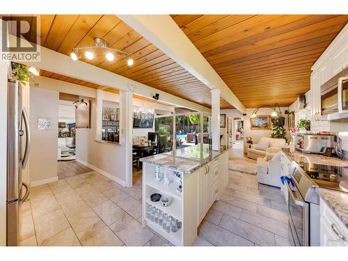 529 Appian Way, Coquitlam, BC 