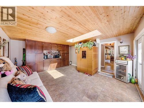 529 Appian Way, Coquitlam, BC 