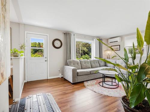 55 Orchard Drive, New Minas, NS - Indoor Photo Showing Living Room