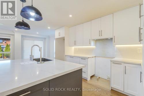 Two tone kitchen - 75 Tarquini Crescent, Caledon, ON 