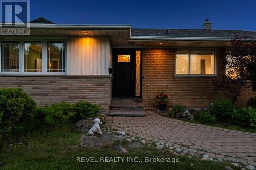 1648 Crediton Parkway, Mississauga, ON 