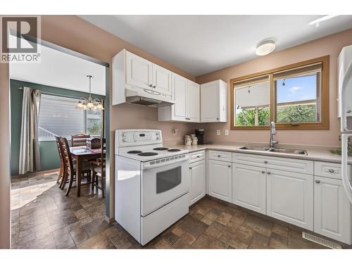 1106 Maclean Crescent, Cache Creek, BC - Indoor Photo Showing Kitchen With Double Sink