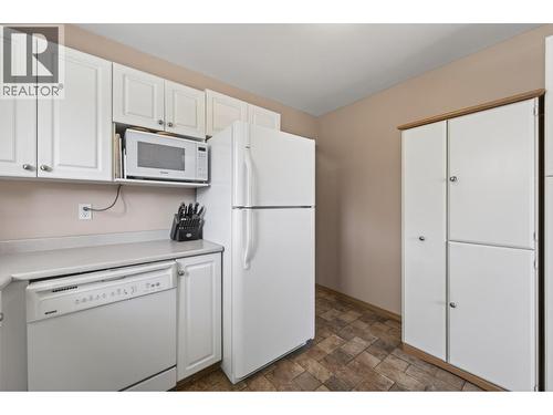 1106 Maclean Crescent, Cache Creek, BC - Indoor Photo Showing Kitchen