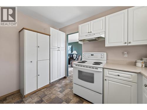 1106 Maclean Crescent, Cache Creek, BC - Indoor Photo Showing Kitchen