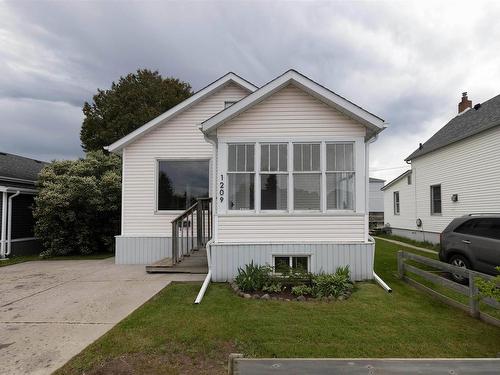 1209 Brown Street  Thunder Bay, ON P7E 2M3