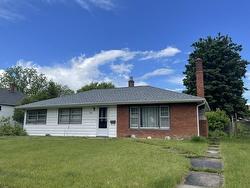 103 St. Charles Street Dryden, ON P8N 1L5