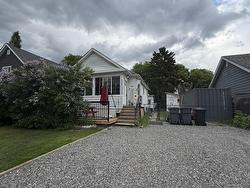 444 McKellar Street N Thunder Bay, ON P7C 4A1