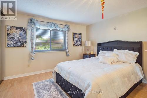 301 Kingsbridge Garden, Mississauga, ON 
