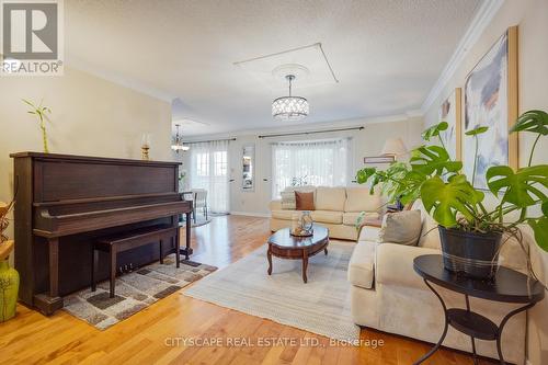 301 Kingsbridge Garden, Mississauga, ON 