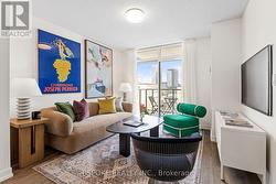 722 - 812 LANSDOWNE AVENUE Toronto, ON M6H 4K5