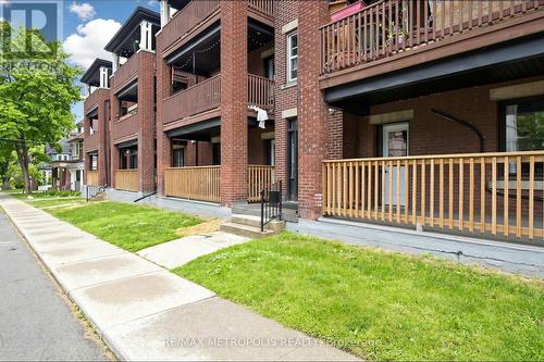 2 - 41 ALBERT STREET , Hamilton, Ontario L8M 2Y1 3