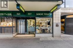 557 W GEORGIA STREET  Vancouver, BC V6B 1Z5