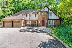 110 GRAND RIDGE Drive  Cambridge, ON N1S 4E4