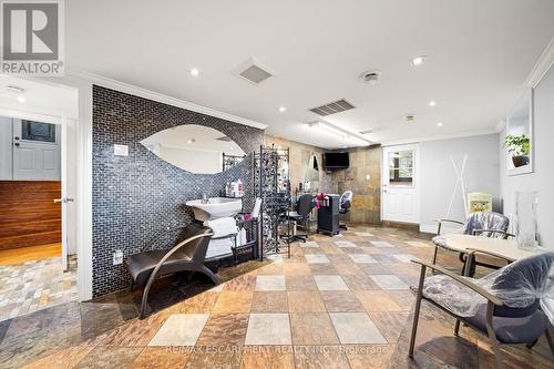 1045 Bloor Street, Mississauga, ON 