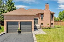14 AYNSLEY PLACE Georgina, ON L4P 3R7