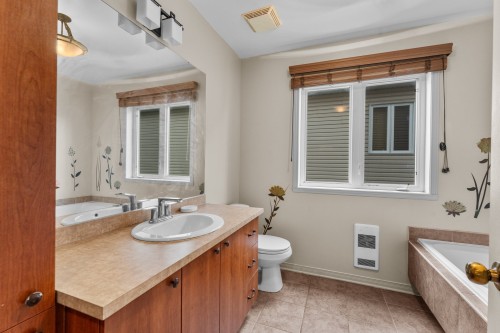 Salle de bains - 2542 Rue Carnac, Mascouche, QC 