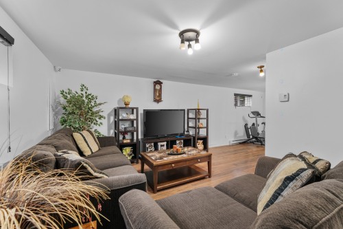 Salle familiale - 2542 Rue Carnac, Mascouche, QC 